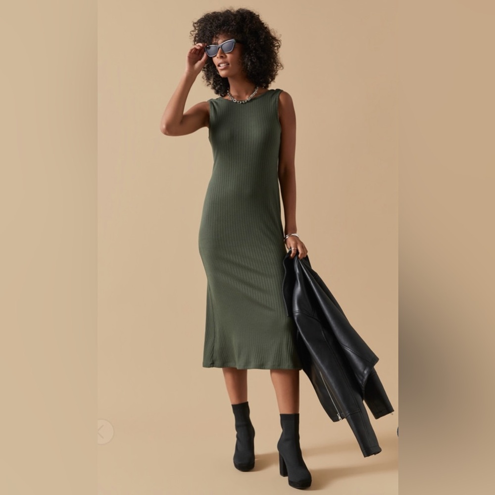 NWT Francesca’s Erica Scoop Neck Rib Knit Midi Dress